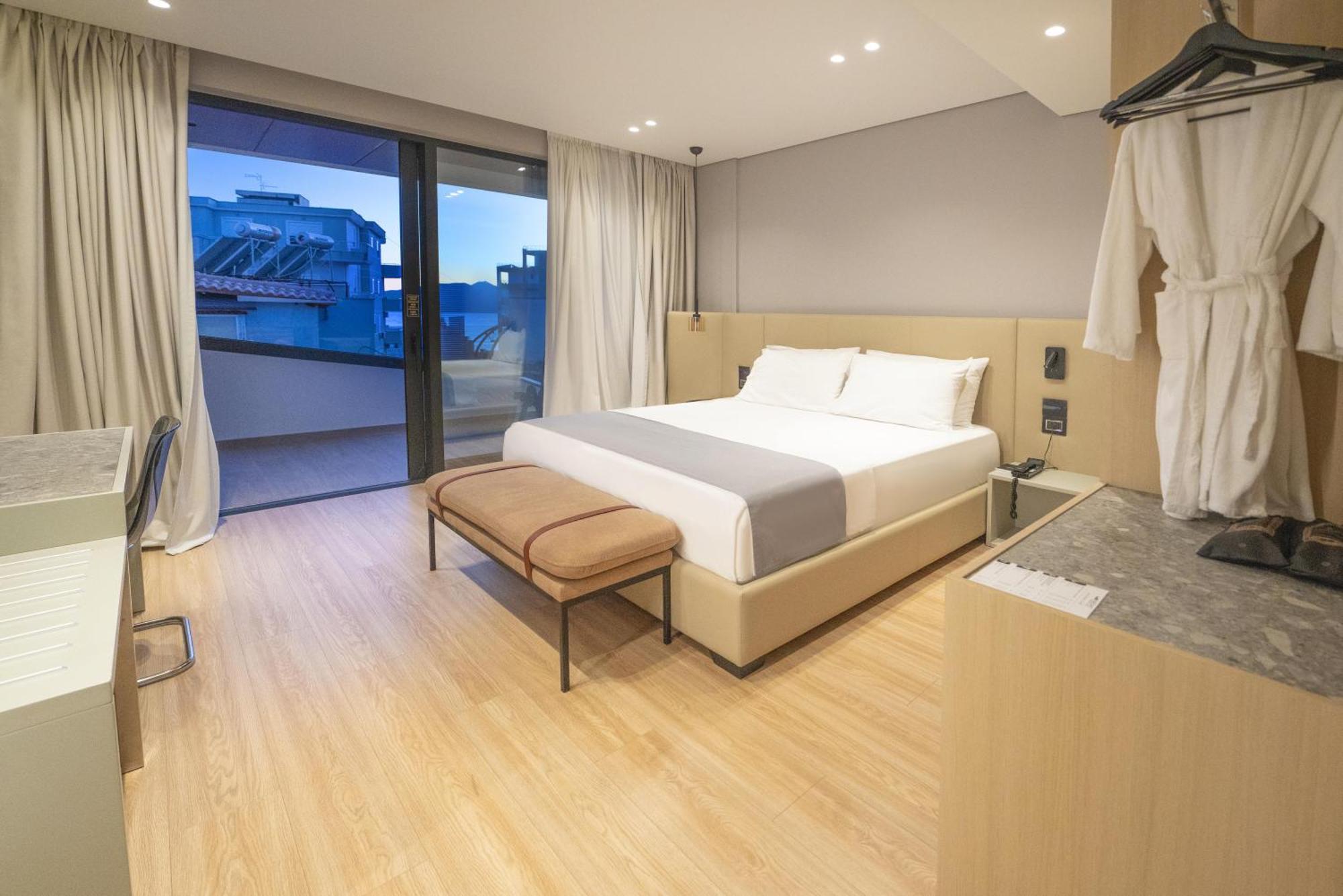 Deluxe Doppelzimmer mit seitlichem Meerblick