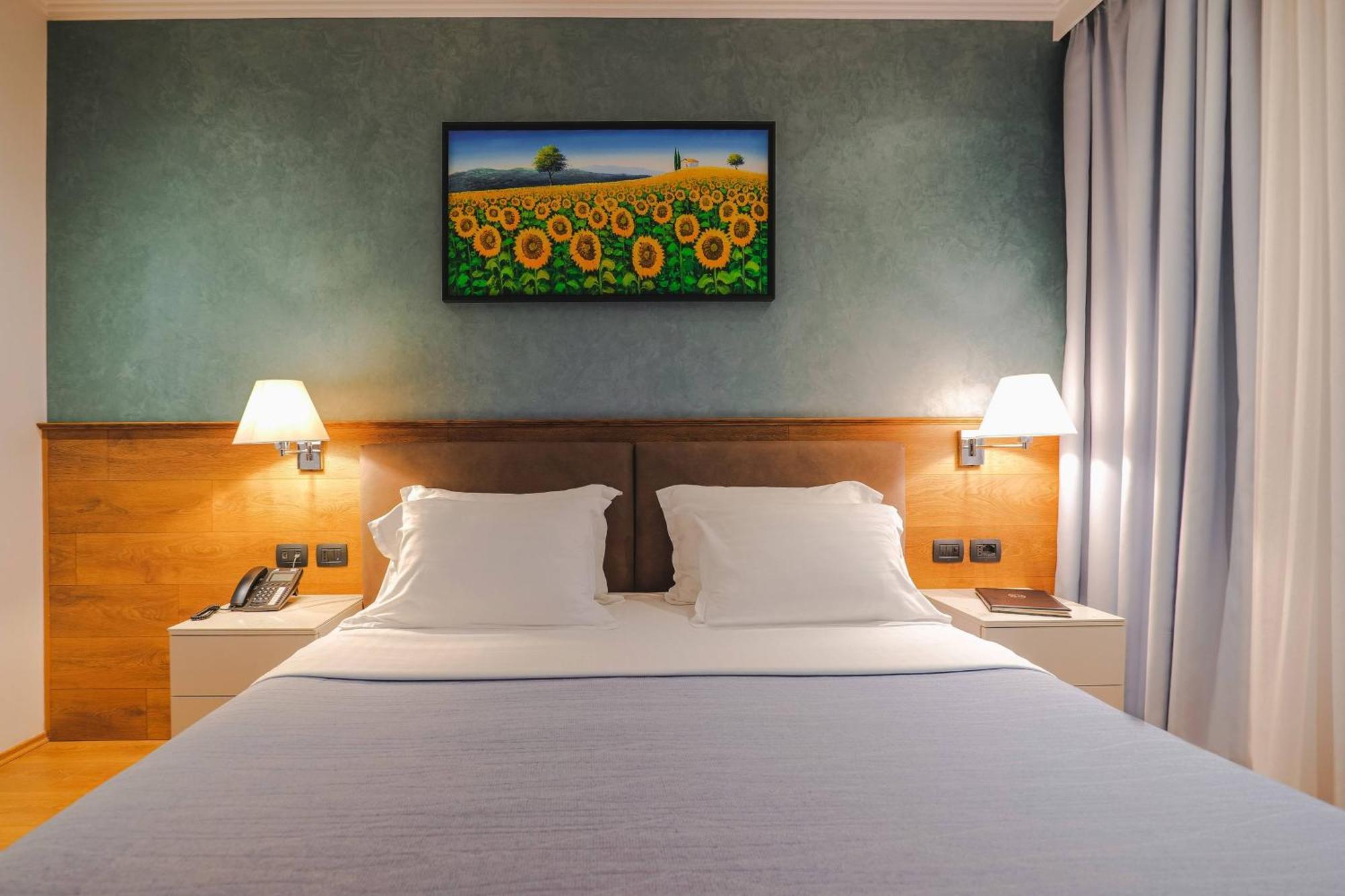 Standard Room,1765479282:JPEG