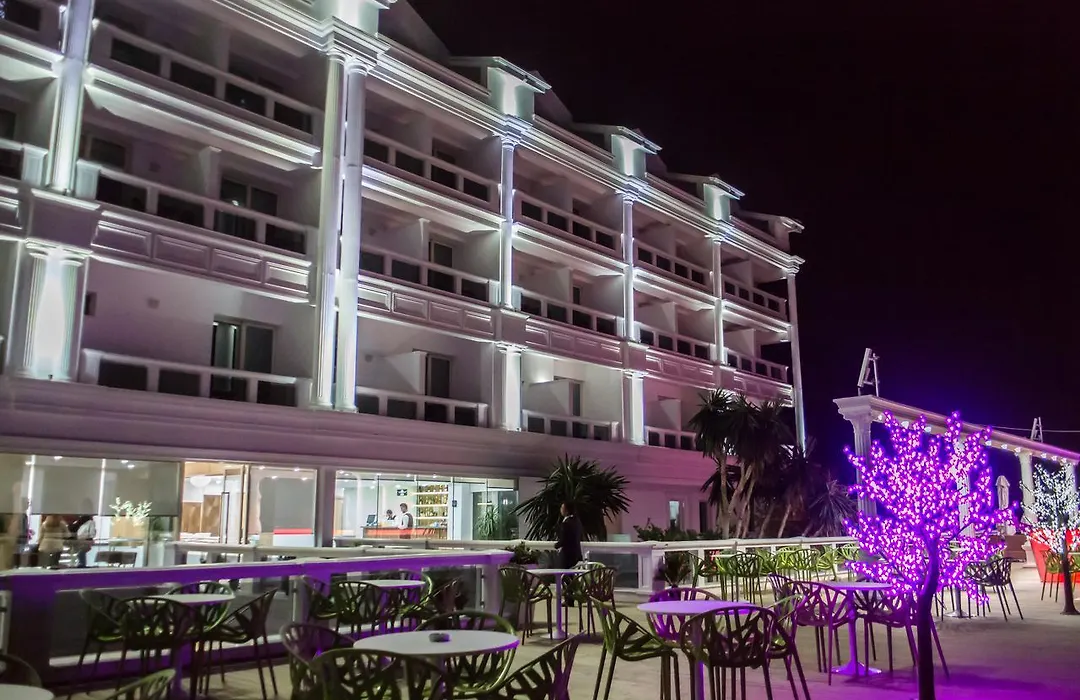 Santa Quaranta Premium Resort-1